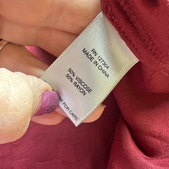 John Mark Leopard Jacquard Long Sleeve Tunic Womens Size L Boho Satin Shirt Red - Picture 7 of 9